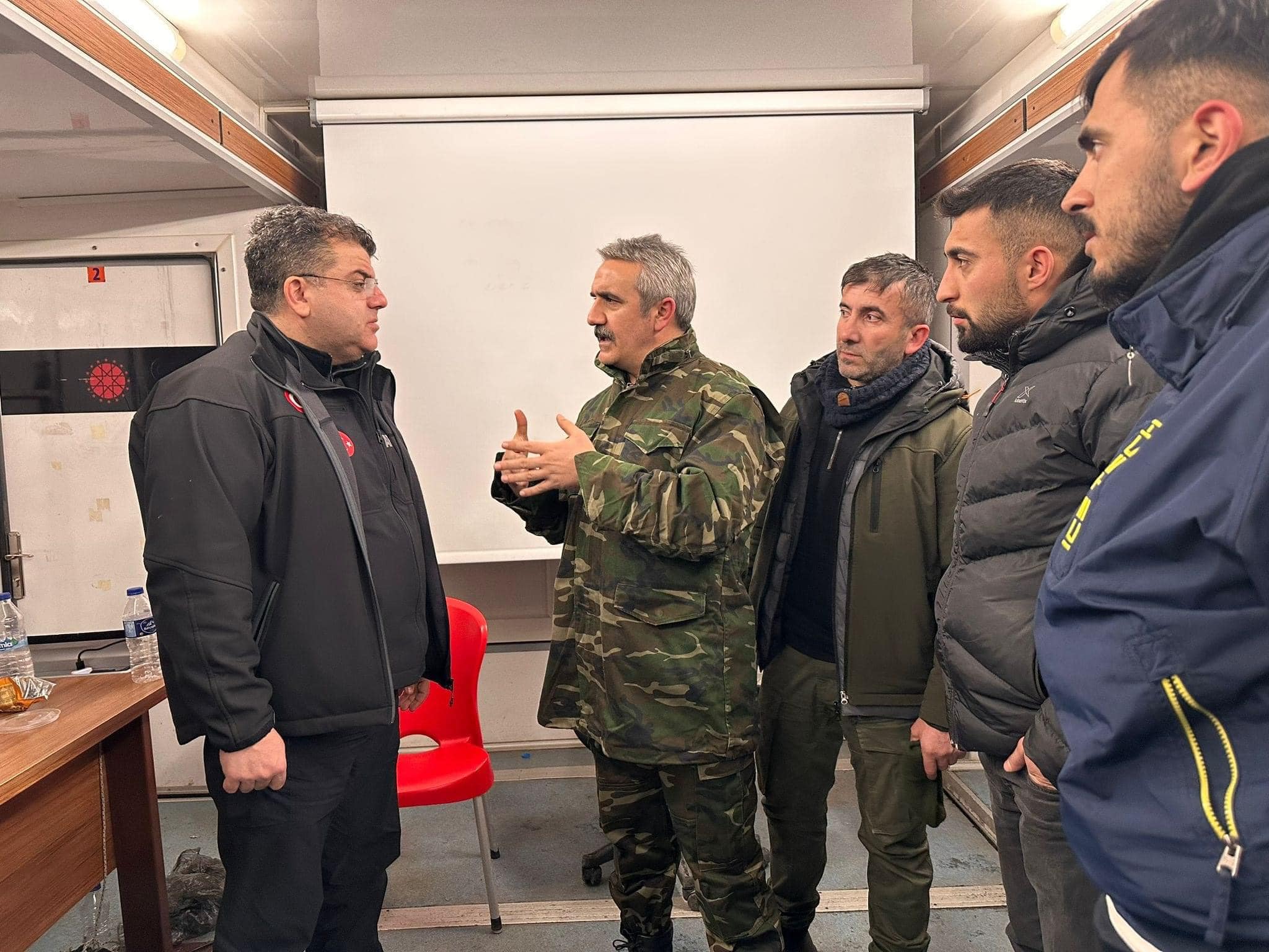 MHP TEÅžKÄ°LATI, DEPREM BÃ–LGESÄ°NDE!